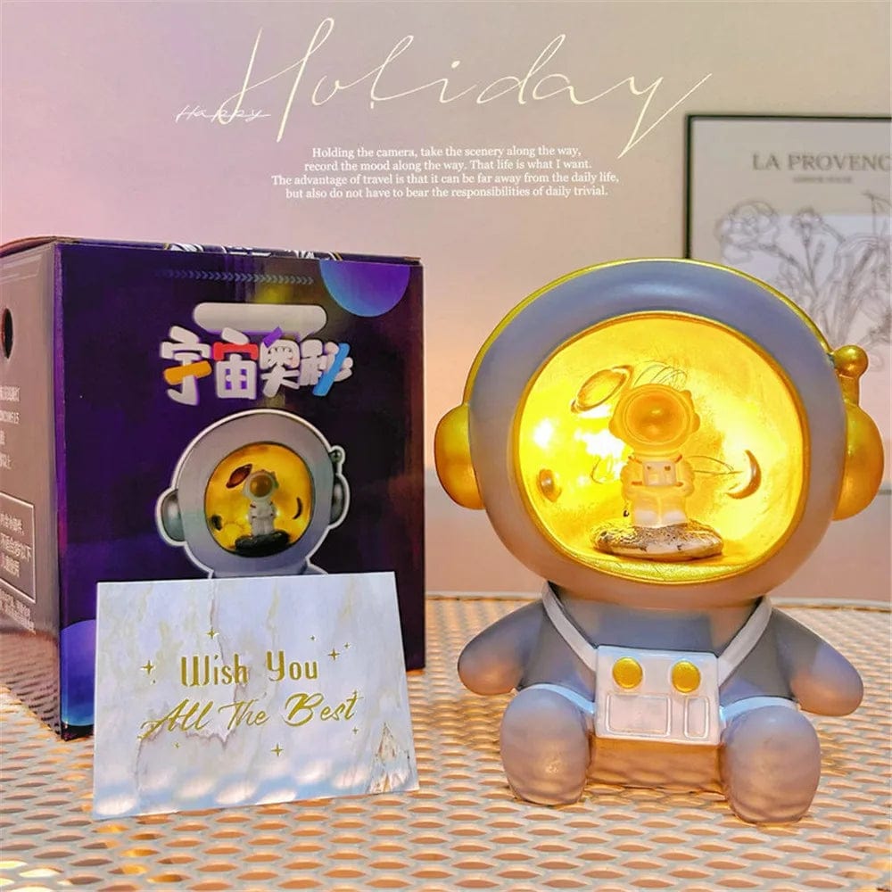 Tirelire Astronaute Veilleuse en Vinyle – Design Futuriste | AstroLume A02 Piggy bank lamp / as shown