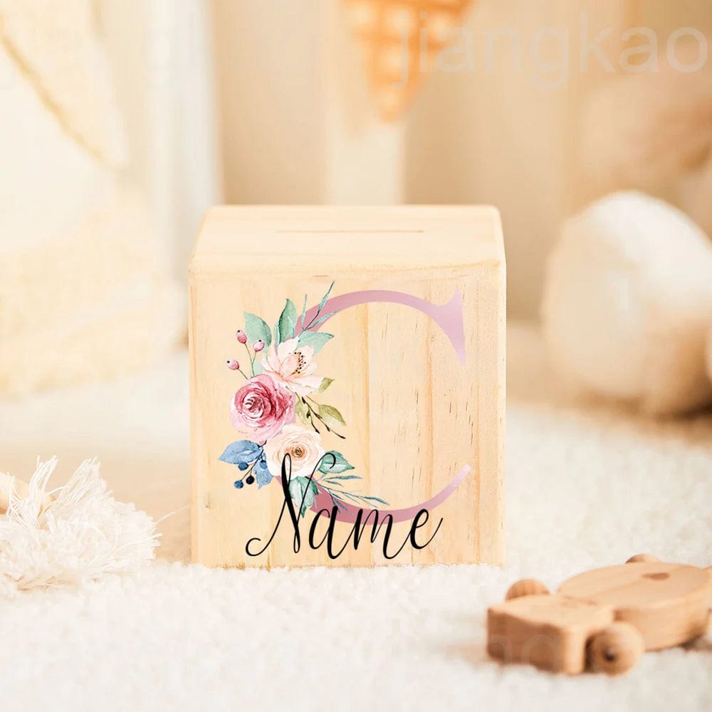 Tirelire personnalisée en bois pour enfants - Cadeau unique et écologique letter C with name