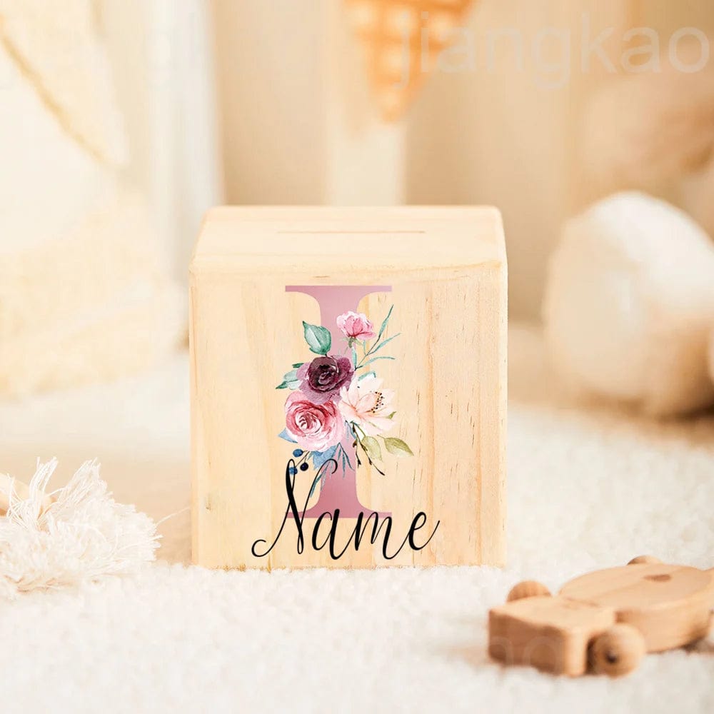 Tirelire personnalisée en bois pour enfants - Cadeau unique et écologique letter I with name