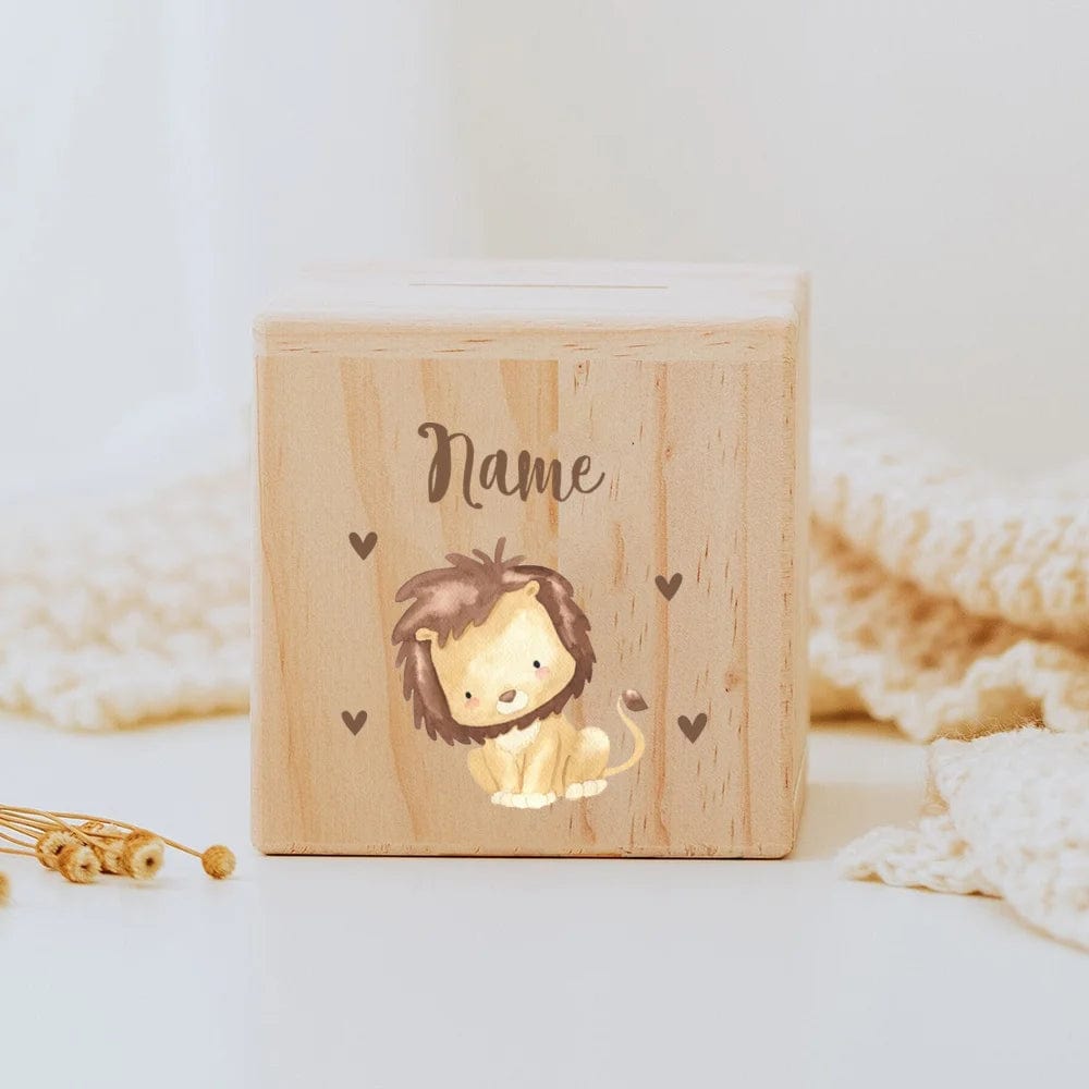 WoodyBank™ - Tirelire en Bois Personnalisée pour Enfants | Cadeau Unique et Durable design5